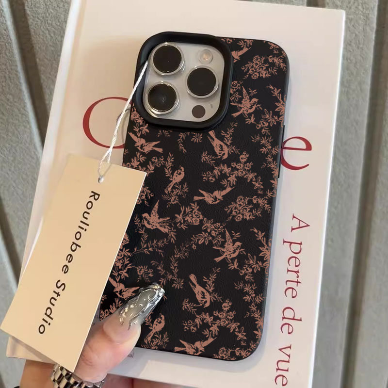 ヴィンテージ風の花柄と鳥柄が組み合わされた、上品で洗練された - Vintage Floral Pattern Soft Case のレビューと価格