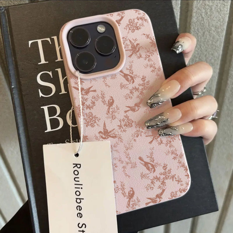 ヴィンテージ風の花柄と鳥柄が組み合わされた、上品で洗練された - Vintage Floral Pattern Soft Case のレビューと価格